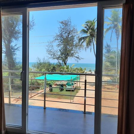 Raapan Beach Resort Mālvan Eksteriør billede