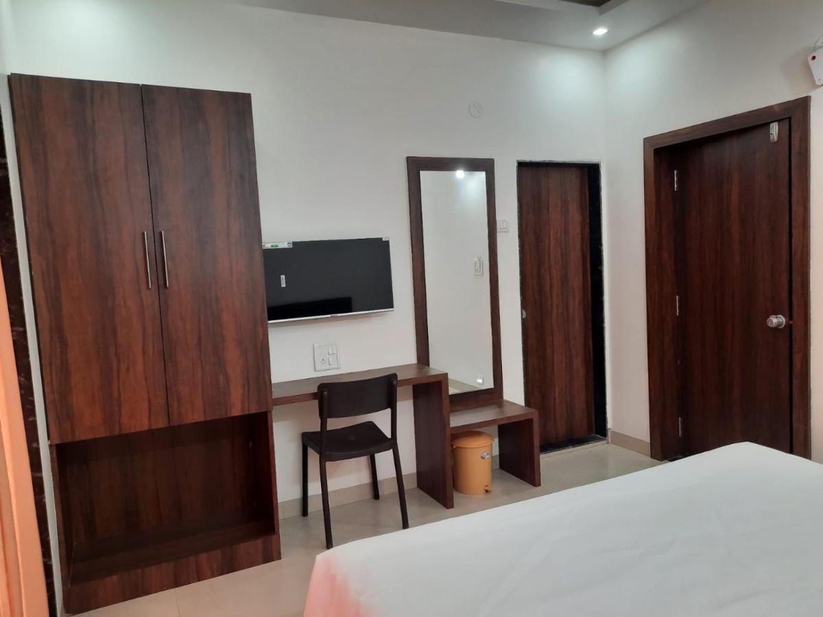Raapan Beach Resort Mālvan Eksteriør billede