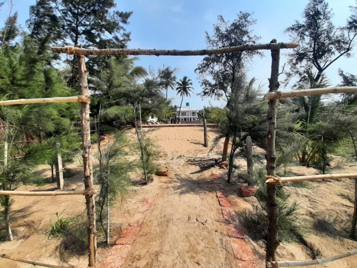 Raapan Beach Resort Mālvan Eksteriør billede