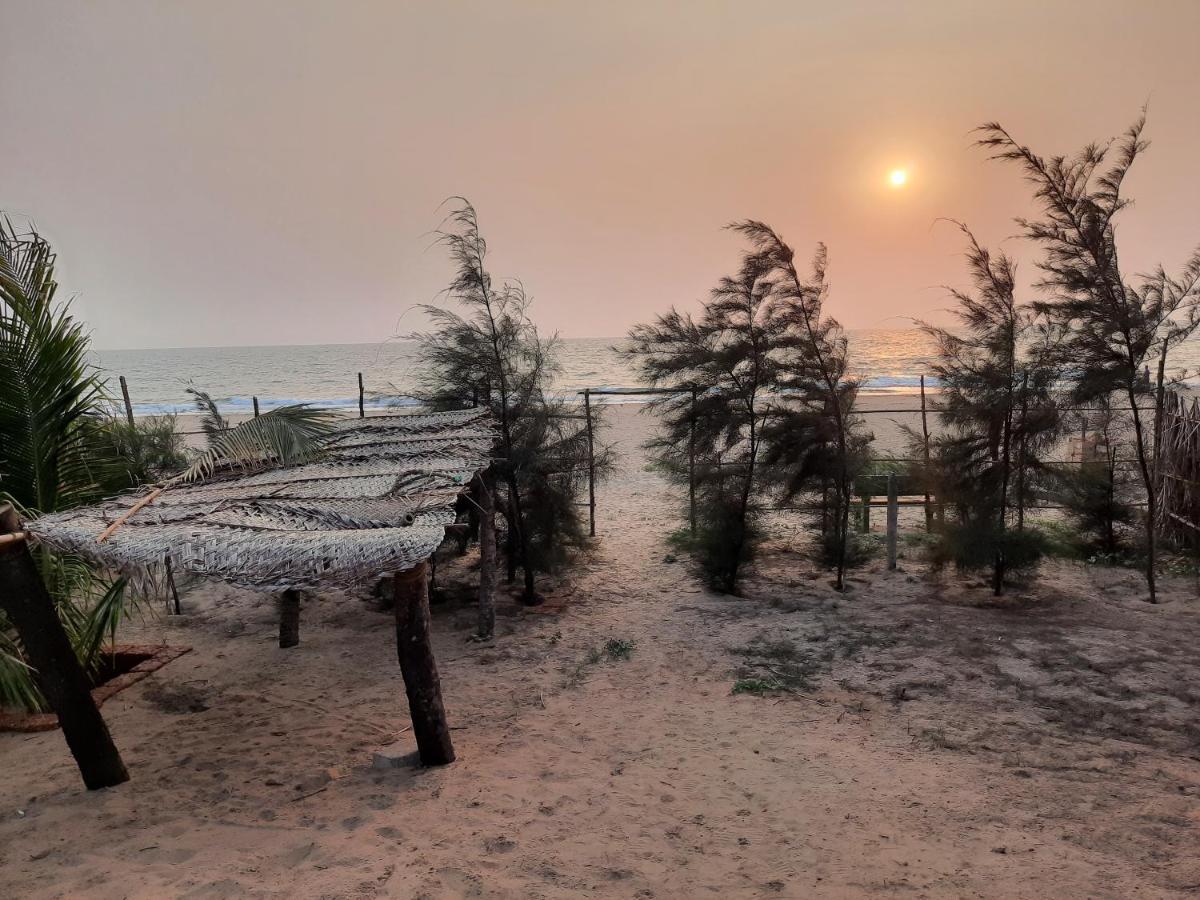 Raapan Beach Resort Mālvan Eksteriør billede